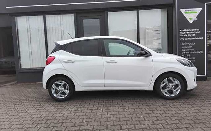 Hyundai i10 1.0 Connect & Go NAVI KAMERA SHZ+LHZ