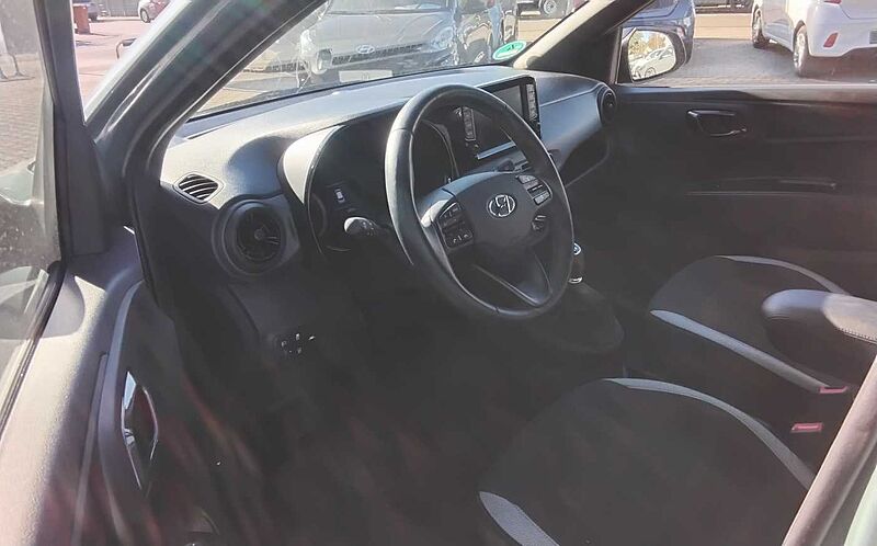 Hyundai i10 1.0 NAVI KAMERA PDC CARPLAY ALU
